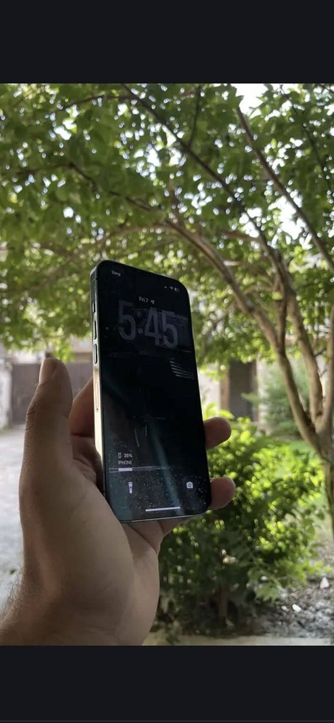 Apple iPhone 13 Pro 0