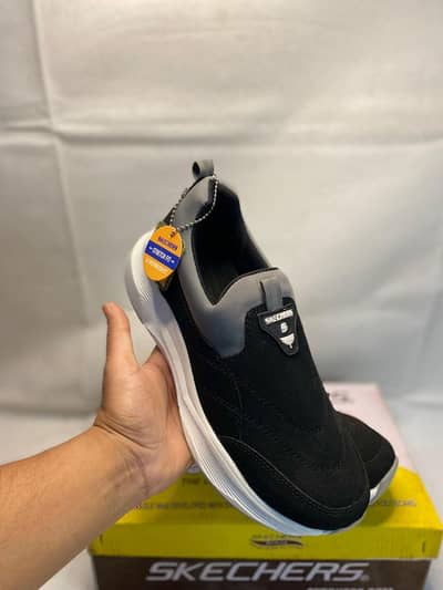 Men's Black Skechers  40 to 43