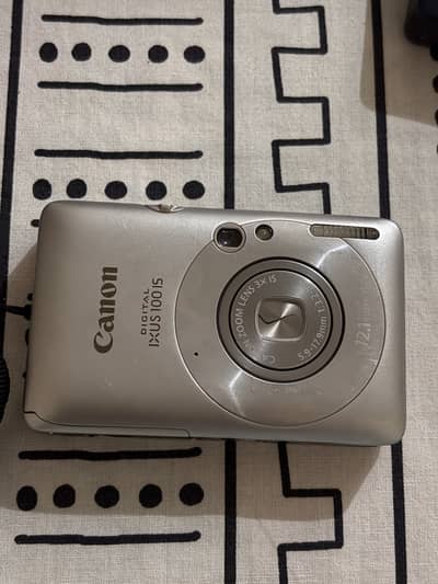 Canon Ixus 100 IS 12.1 MP