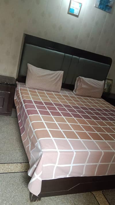 1 double bed set witho out mattres with dressing