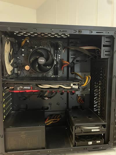 Gaming PC with 200hz MSI Monitor