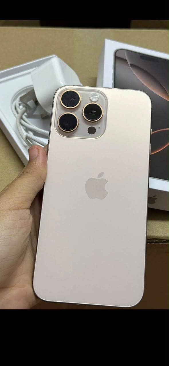 Apple iPhone 16 Pro Max 1