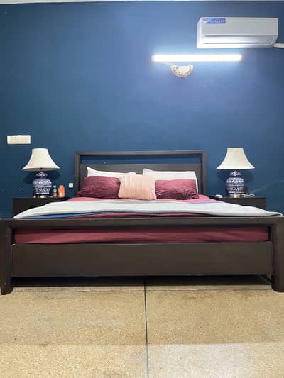 Double bed with side tables n dressing
