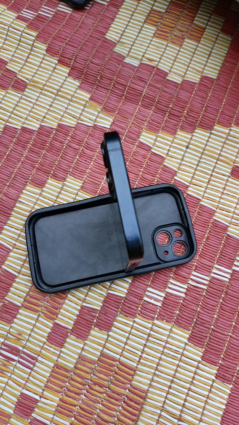 Apple iPhone 13 5