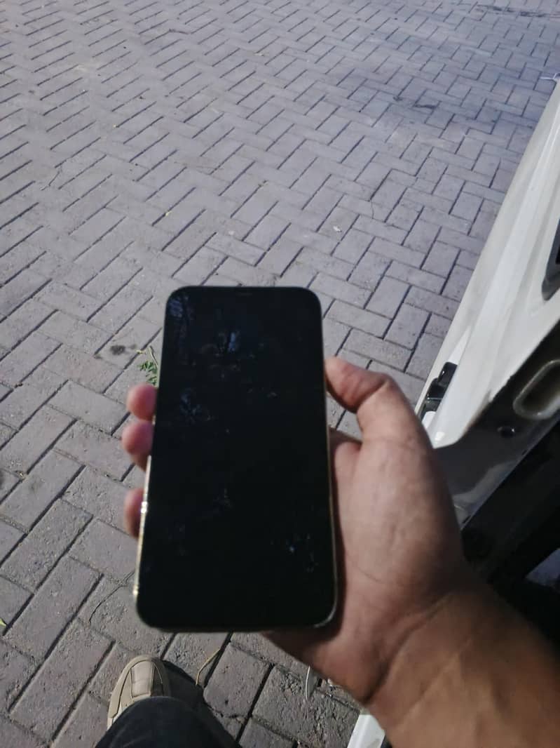 Iphone 12 pro max 2