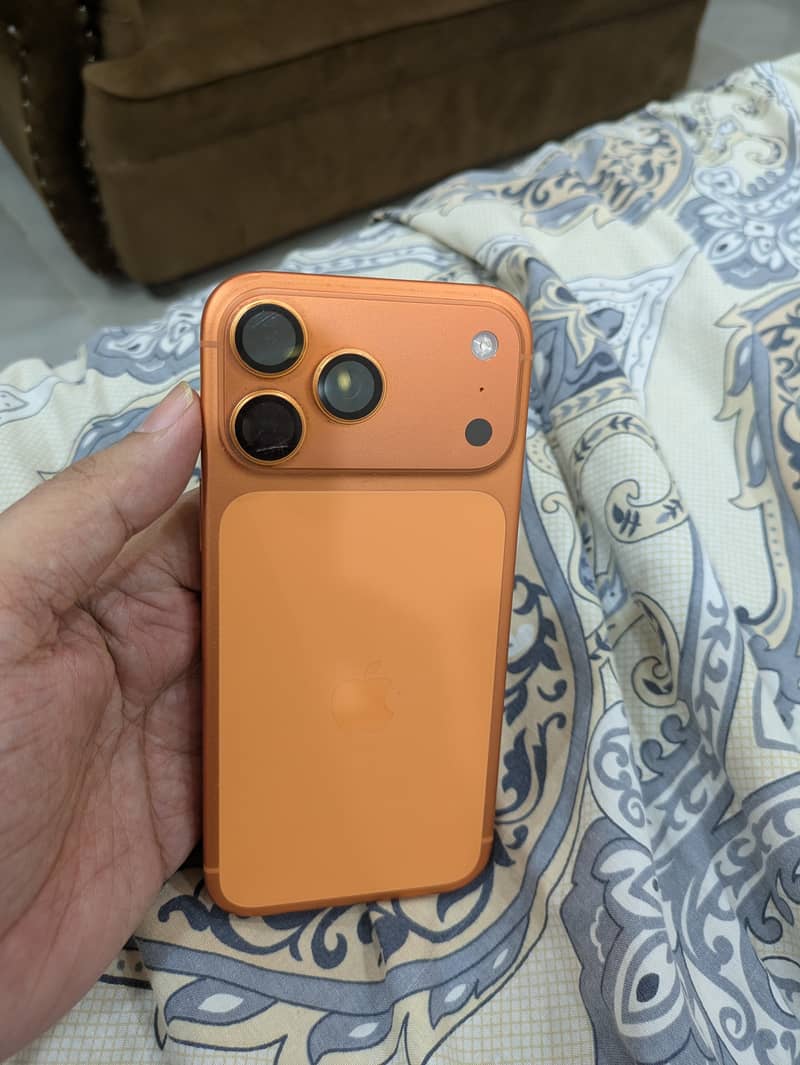 Apple iPhone 17 Pro Max 0