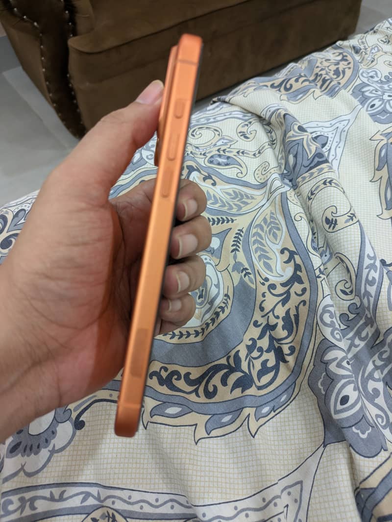 Apple iPhone 17 Pro Max 4