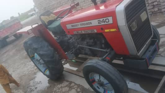 MF 240 Tractor for sell