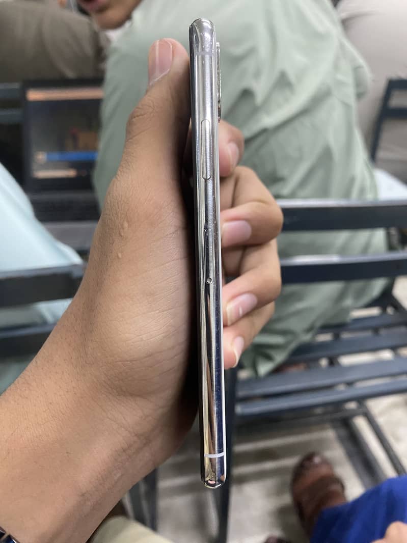 Apple iPhone X 2