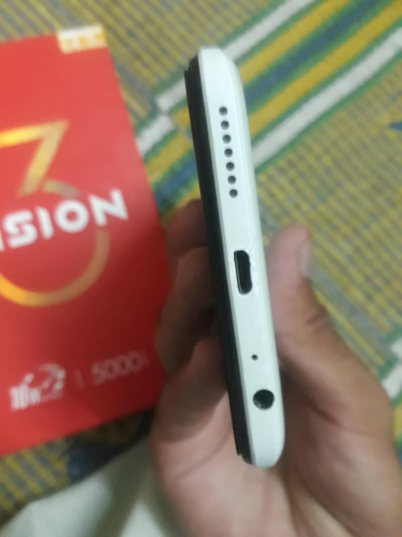 Itel Vision 3 6