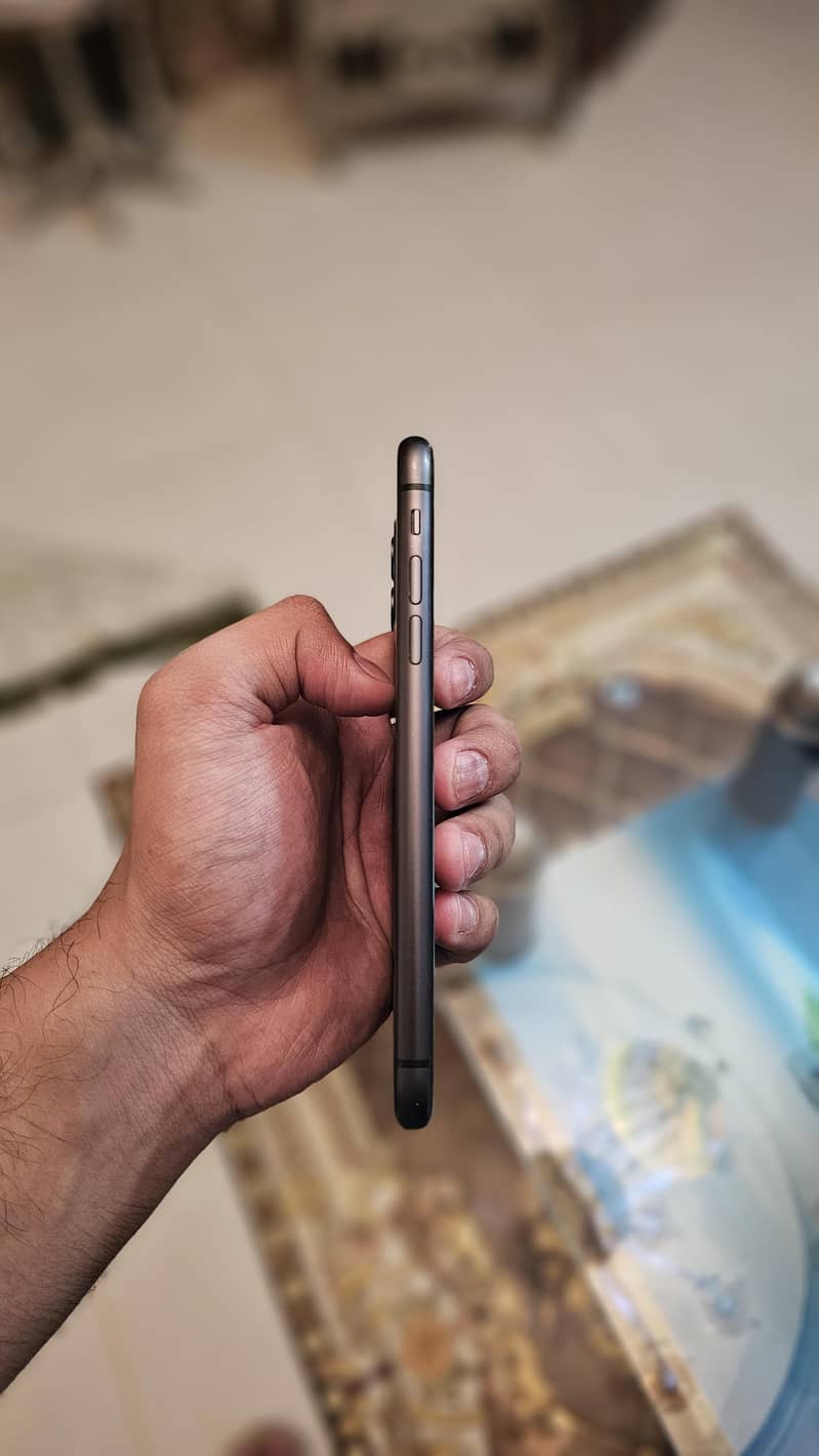 Apple iPhone 11 3