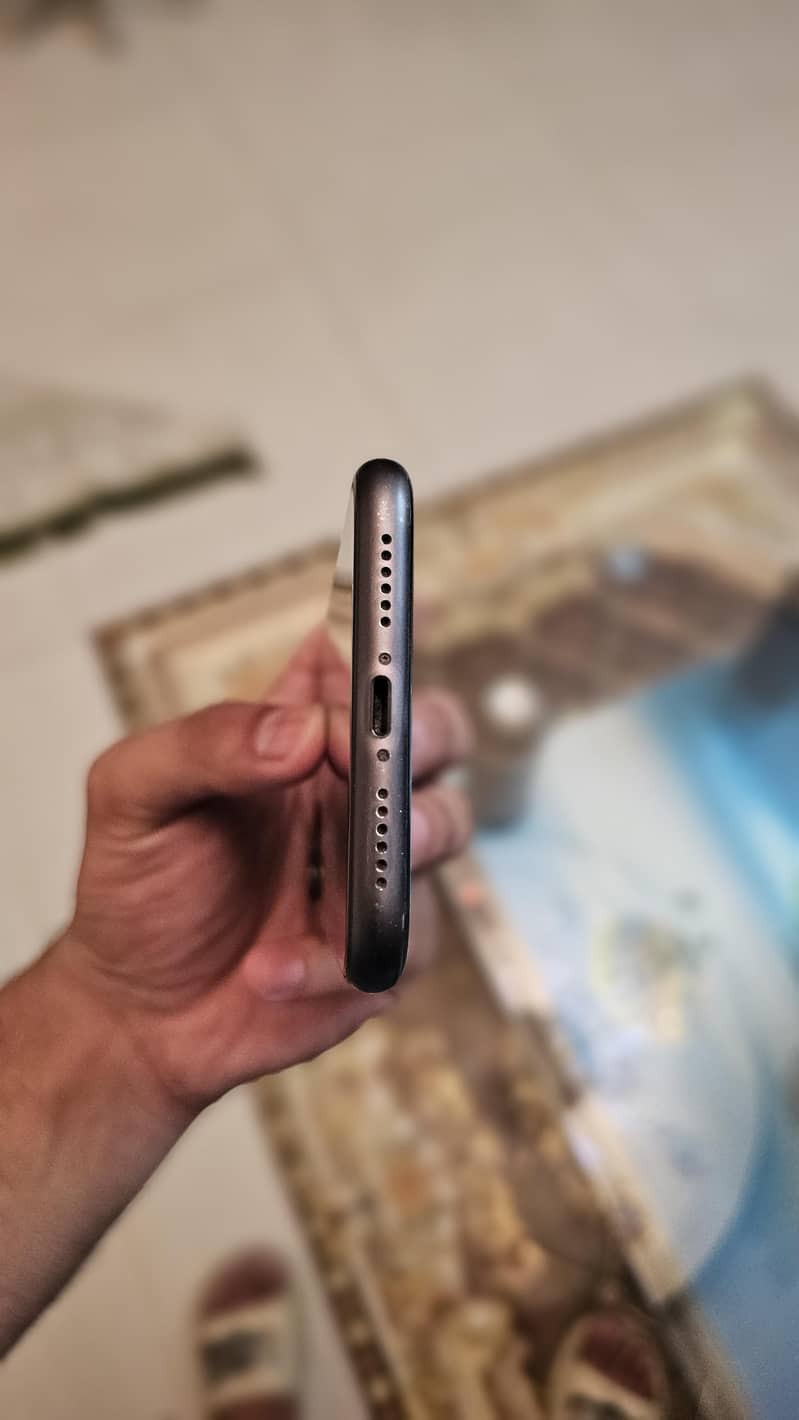 Apple iPhone 11 5