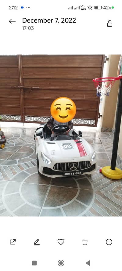 kids Mercedes car