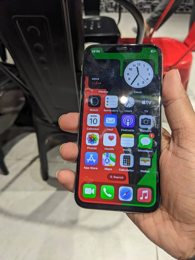Apple iPhone X 3