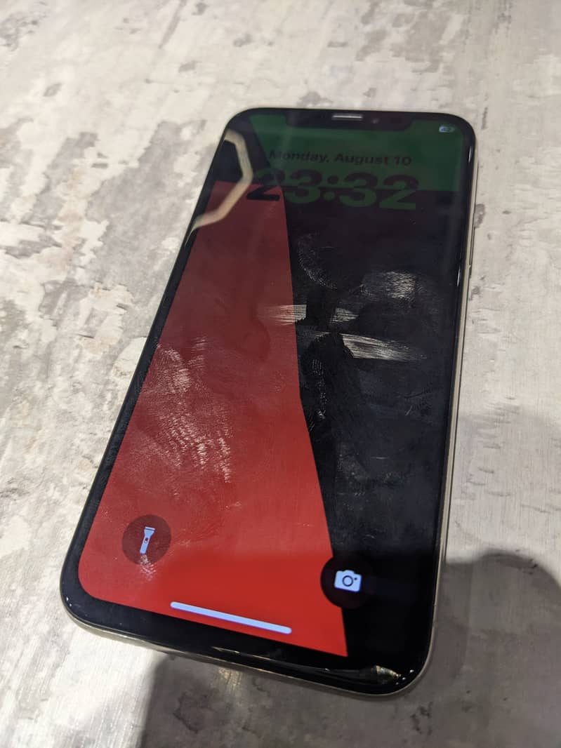 Apple iPhone X 4
