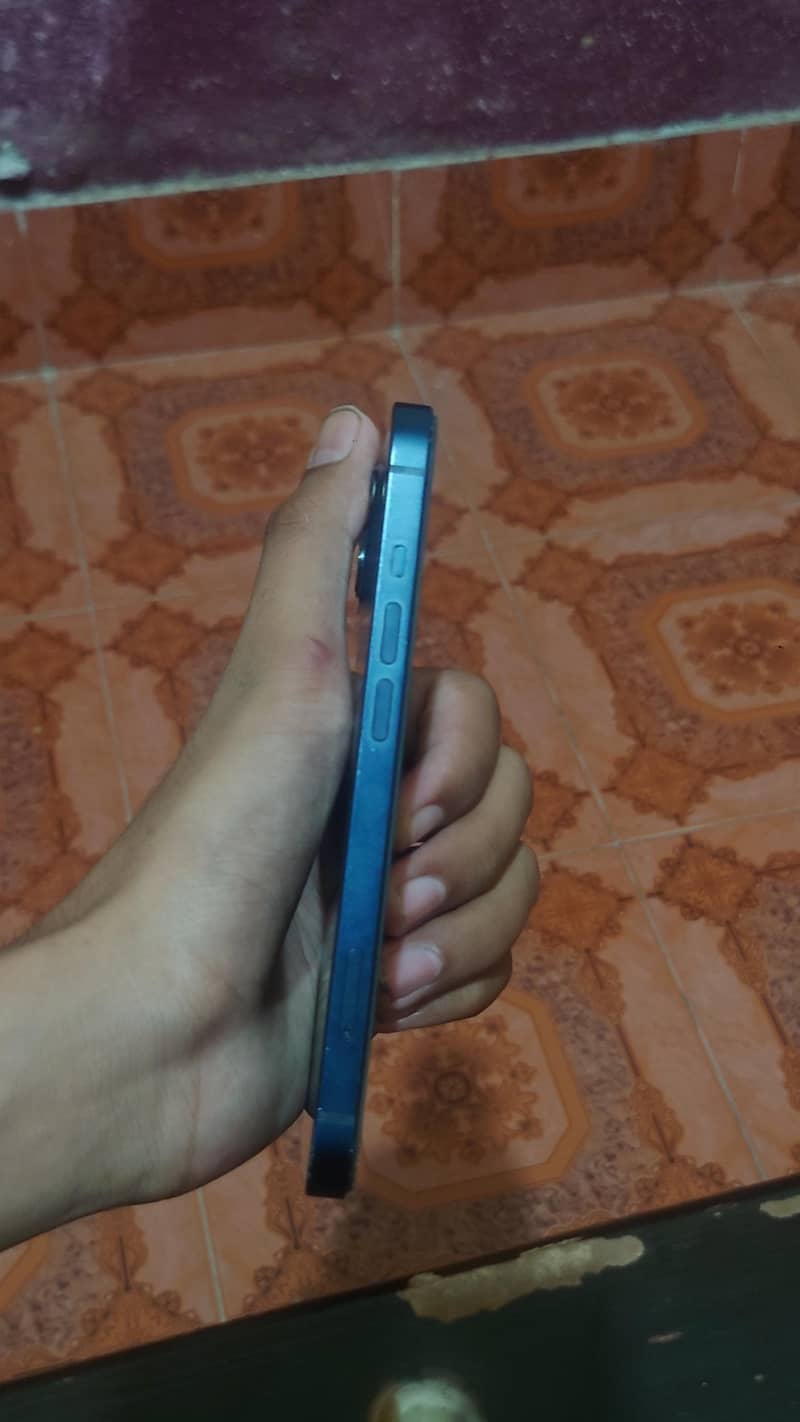 Apple iPhone 13 1