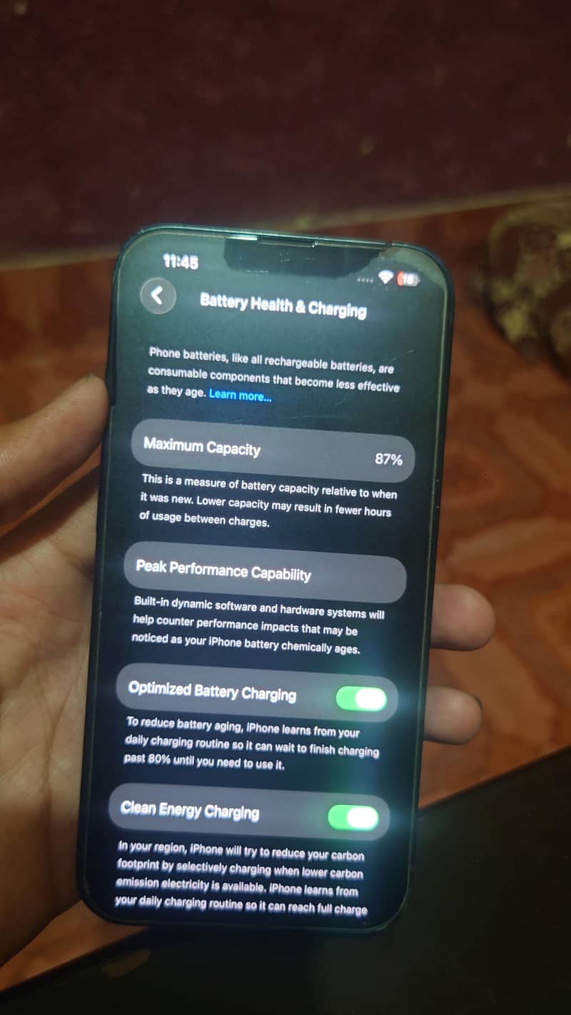 Apple iPhone 13 4
