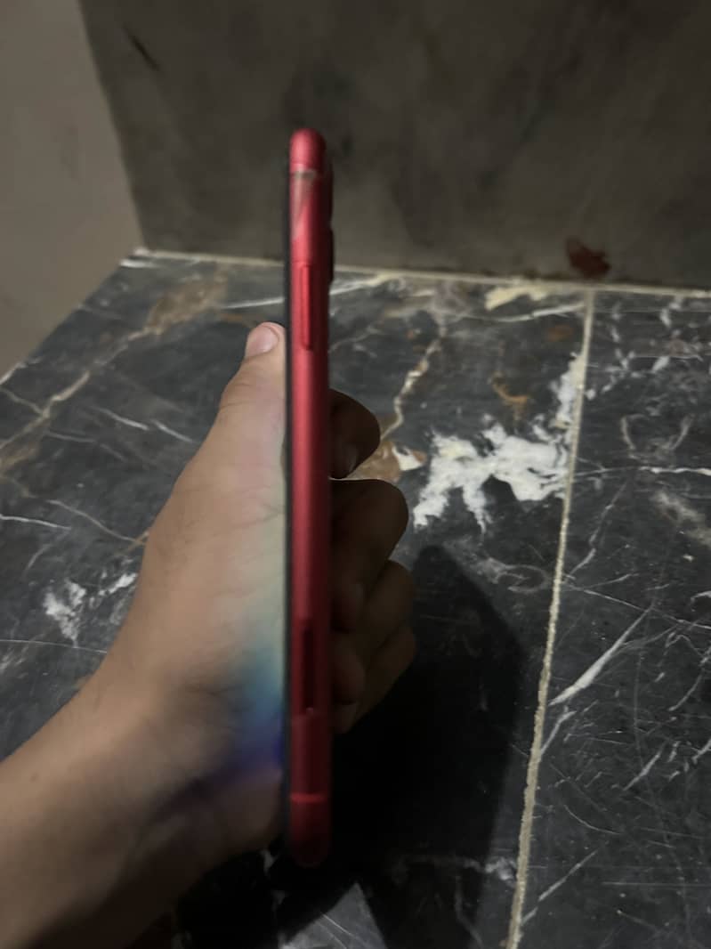 Apple iPhone 11 4
