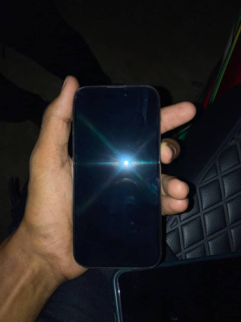 Apple iPhone 15 4
