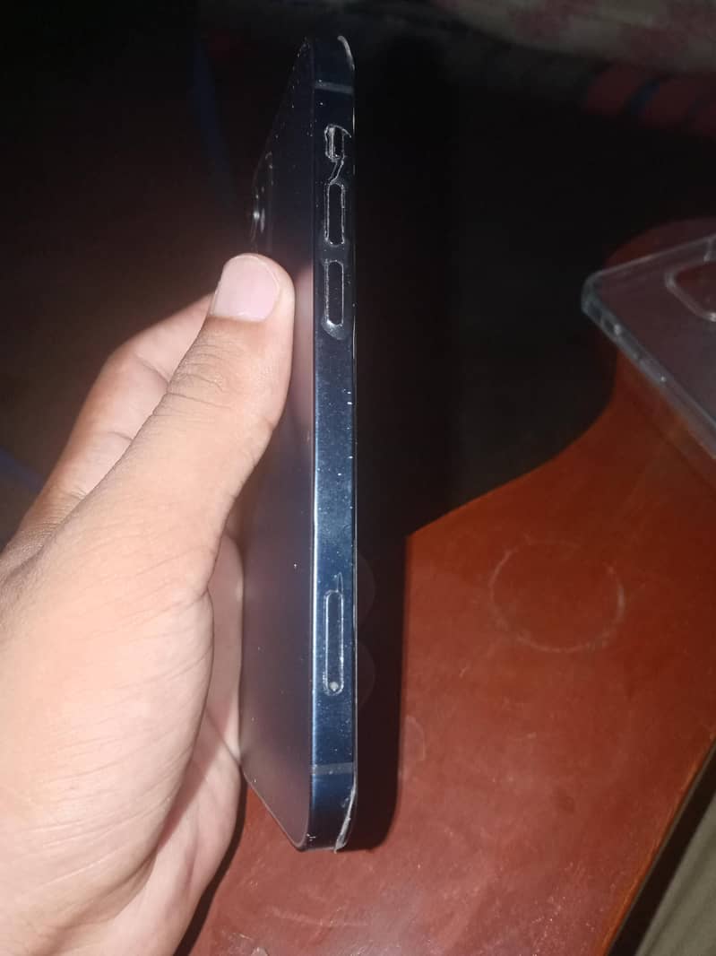 Apple iPhone 12 5