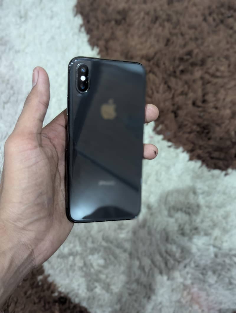 Apple iPhone XS 4