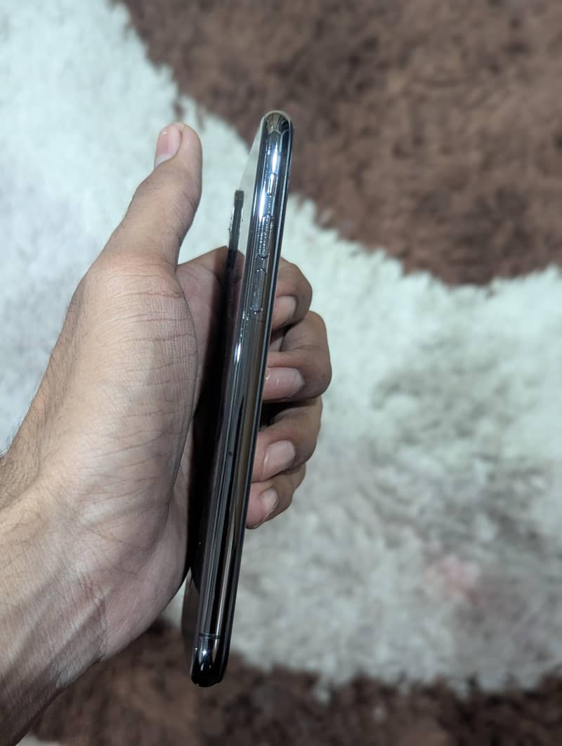 Apple iPhone XS 9