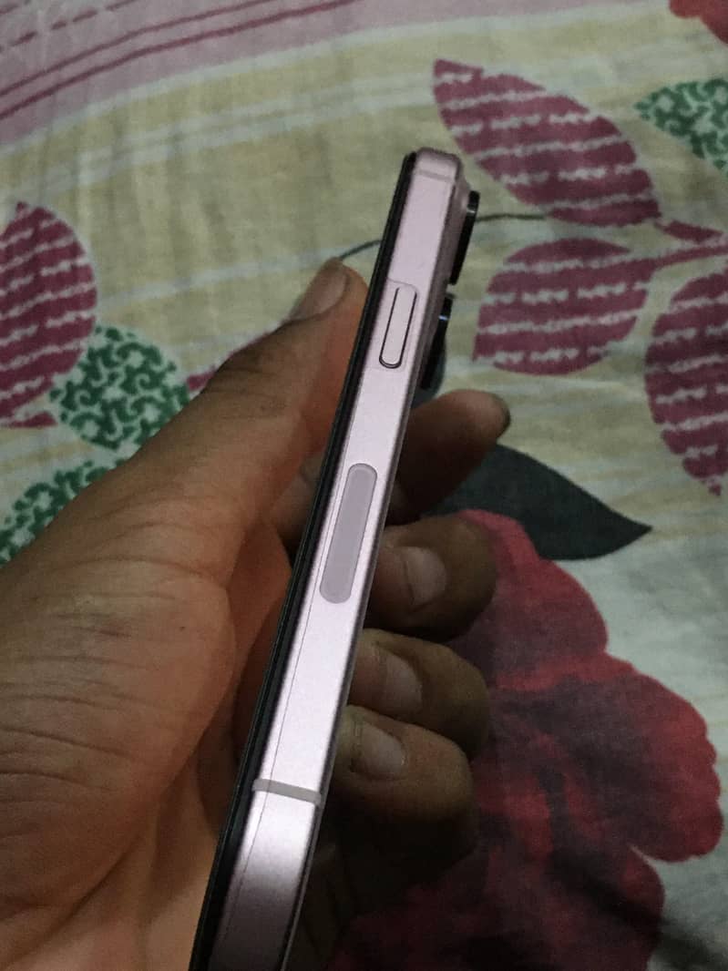 Apple iPhone 15 1