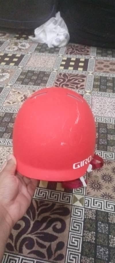 helmet full solid buht mazboot hai na toty na Jan choty