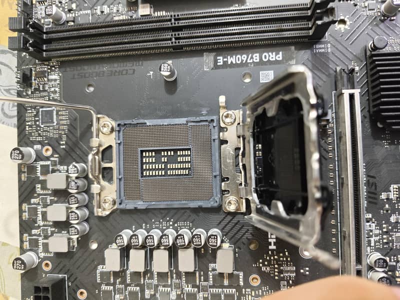 MSI PRO B760M-E (BROKEN) (Read Description) 2