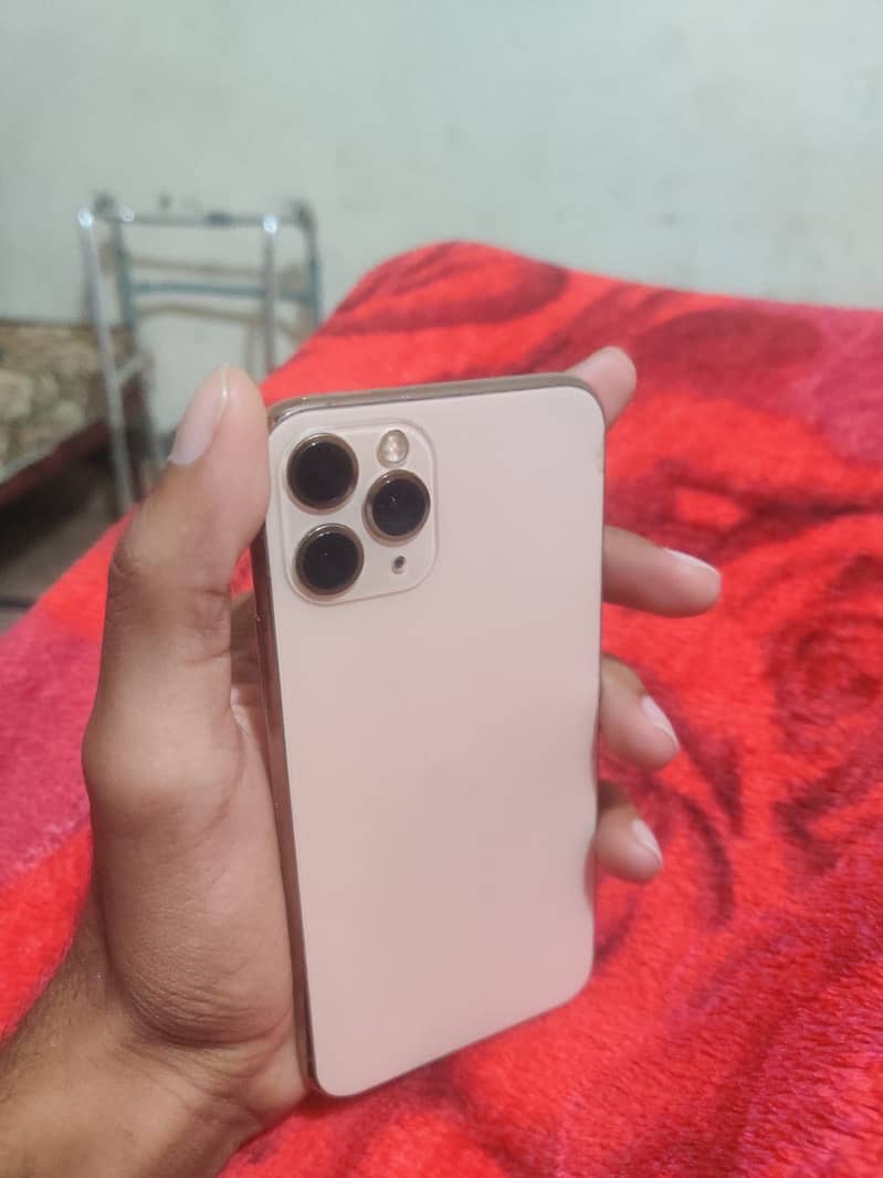 Apple iPhone 11 Pro 1