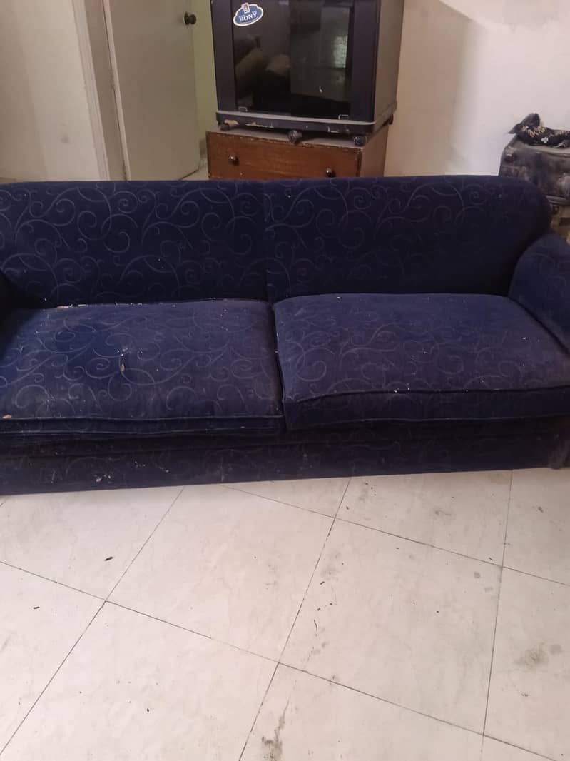 Four different 5-seater sofa sets 4