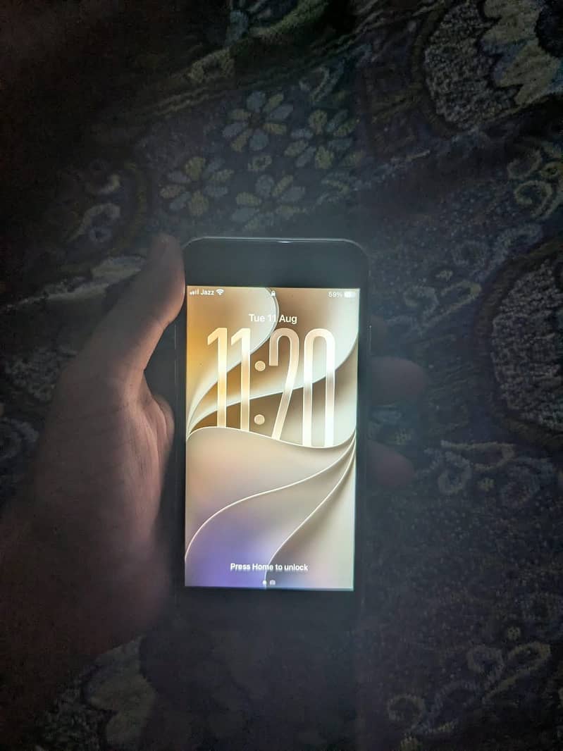 Apple iPhone SE 2 1