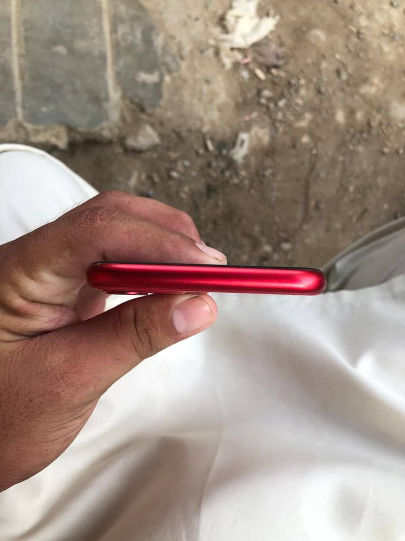 Apple iPhone 11 3