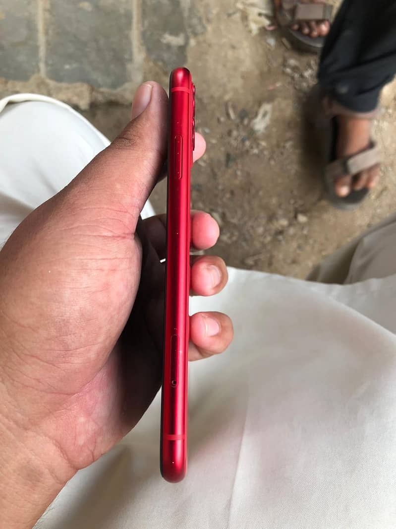 Apple iPhone 11 4