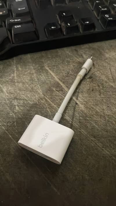Belkin Lightening to Lightening + 3.5mm splitter Original