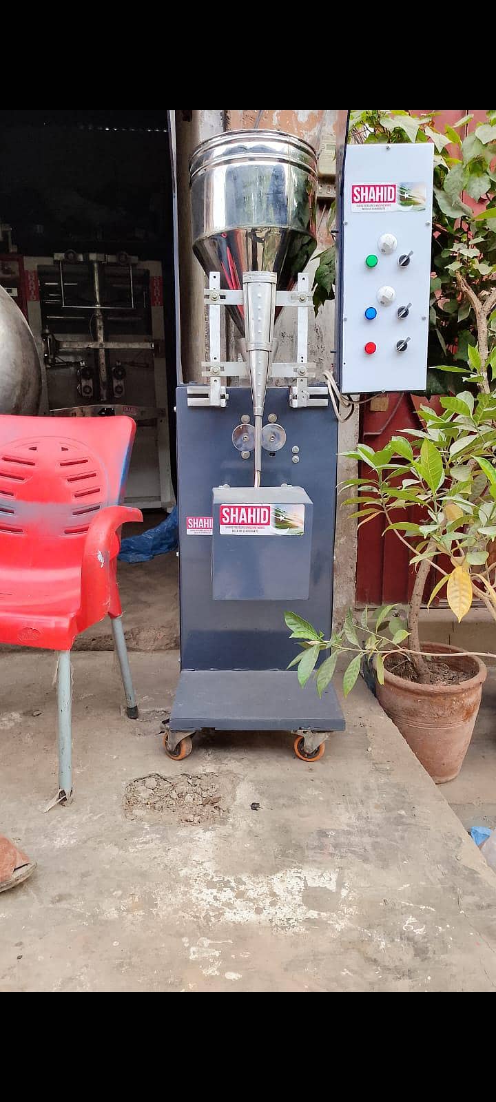 automatic liquid packing machine 1