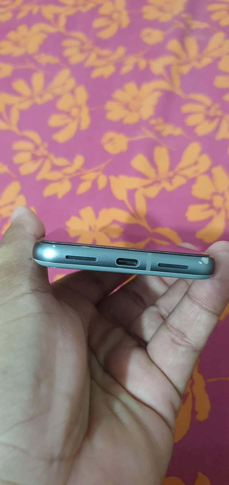 Google Pixel 8 4