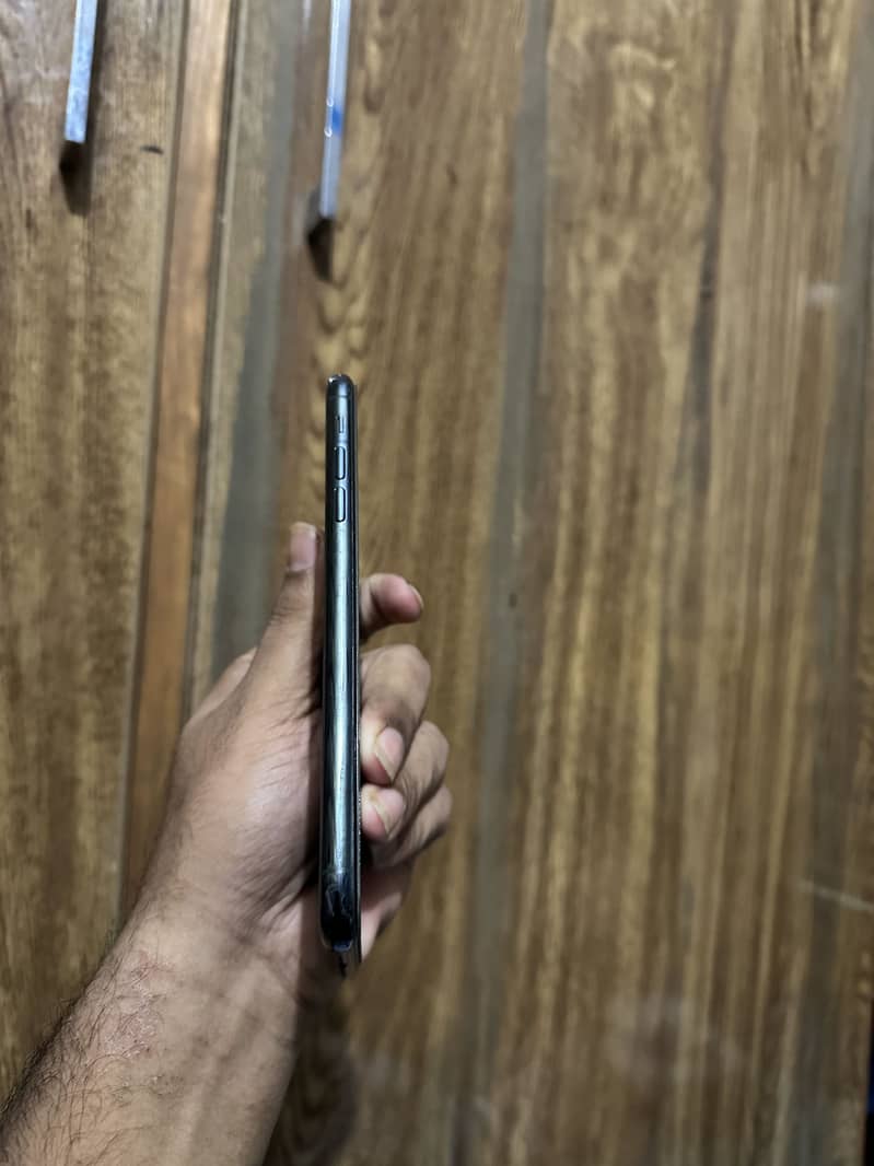 Apple iPhone 11 Pro Max 0