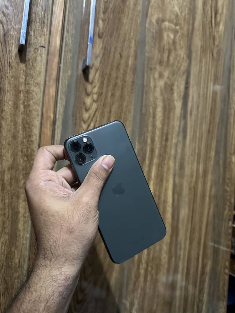 Apple iPhone 11 Pro Max 2