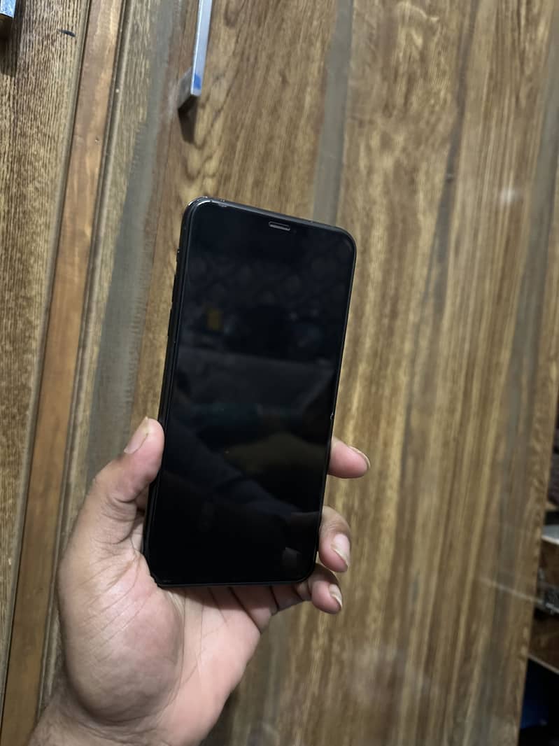 Apple iPhone 11 Pro Max 7