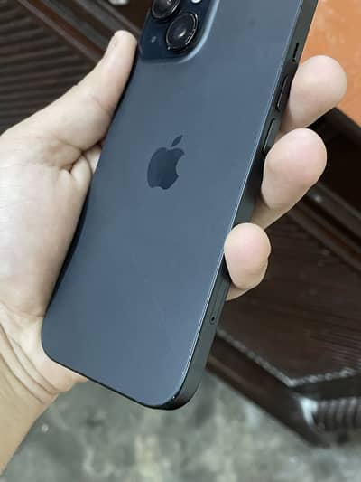 Apple iPhone 15 factory unlocked 4mnth sim time 03438186968