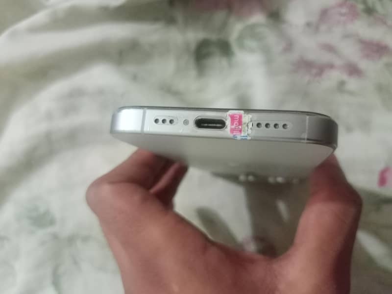 iphone 15 pro 4