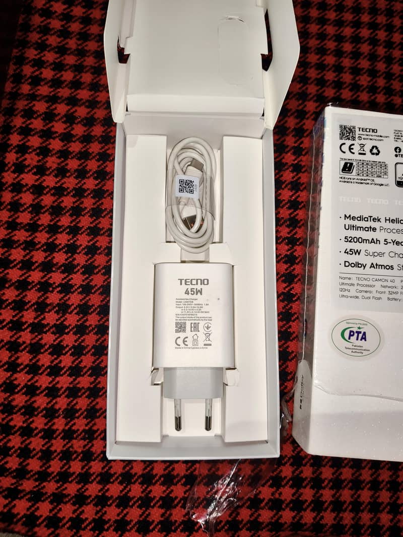 Tecno CAMON 40 8
