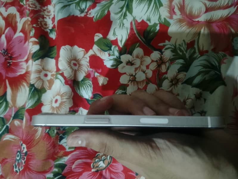 Apple iPhone 13 3