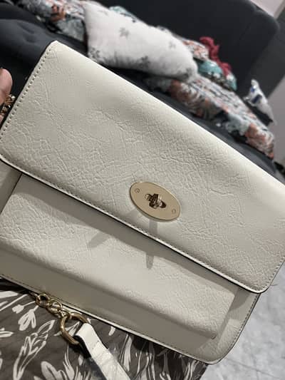 Hand bag