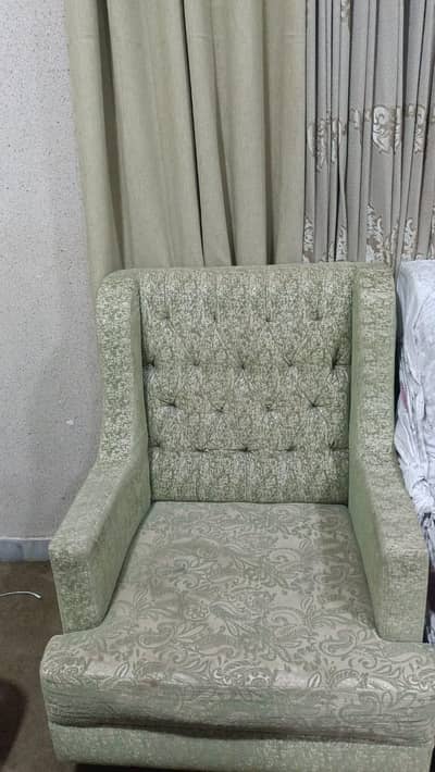 5 seater sofa set with puffy