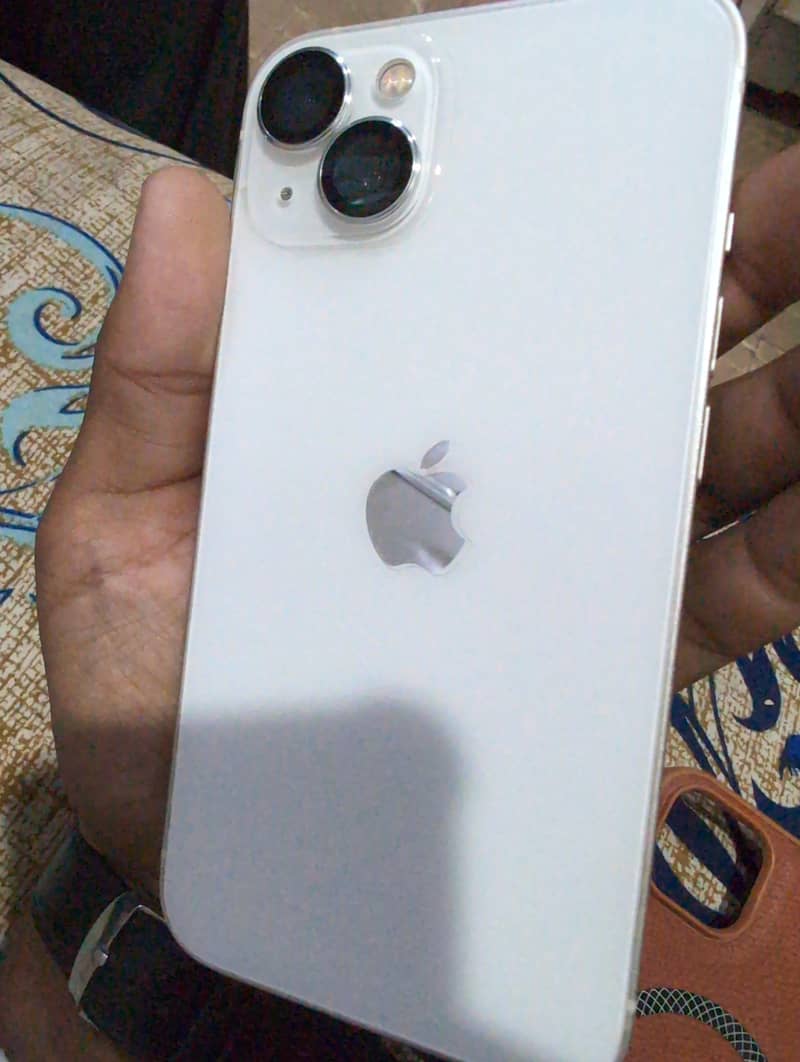 Apple iPhone 13 4