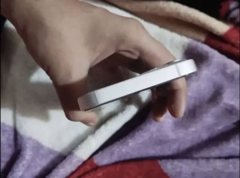 Apple iPhone 13 1