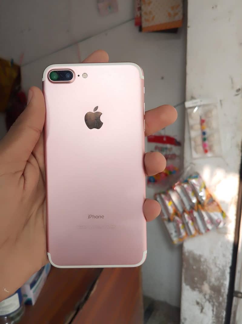 Apple iPhone 7 Plus 1