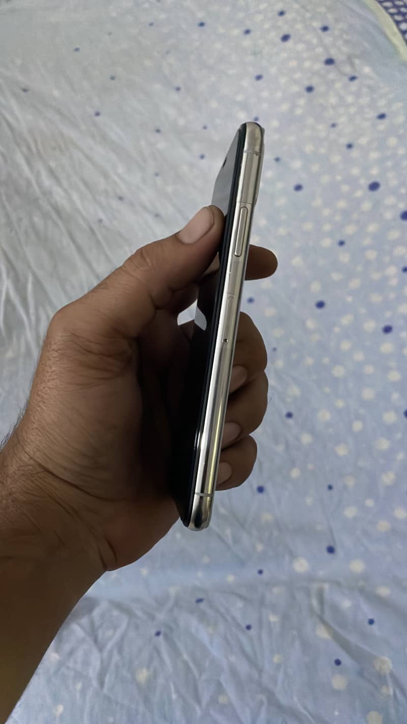 Apple iPhone X 2